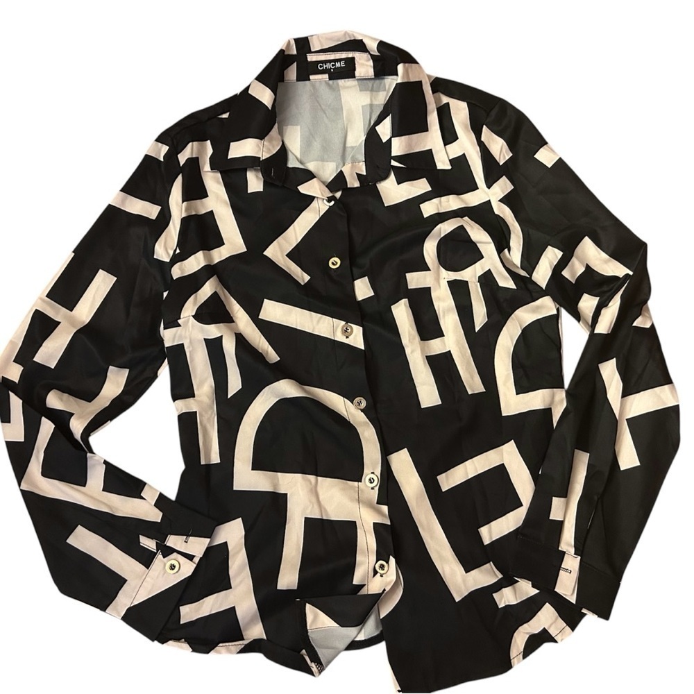 Chic Black and White Patterned button down blouse